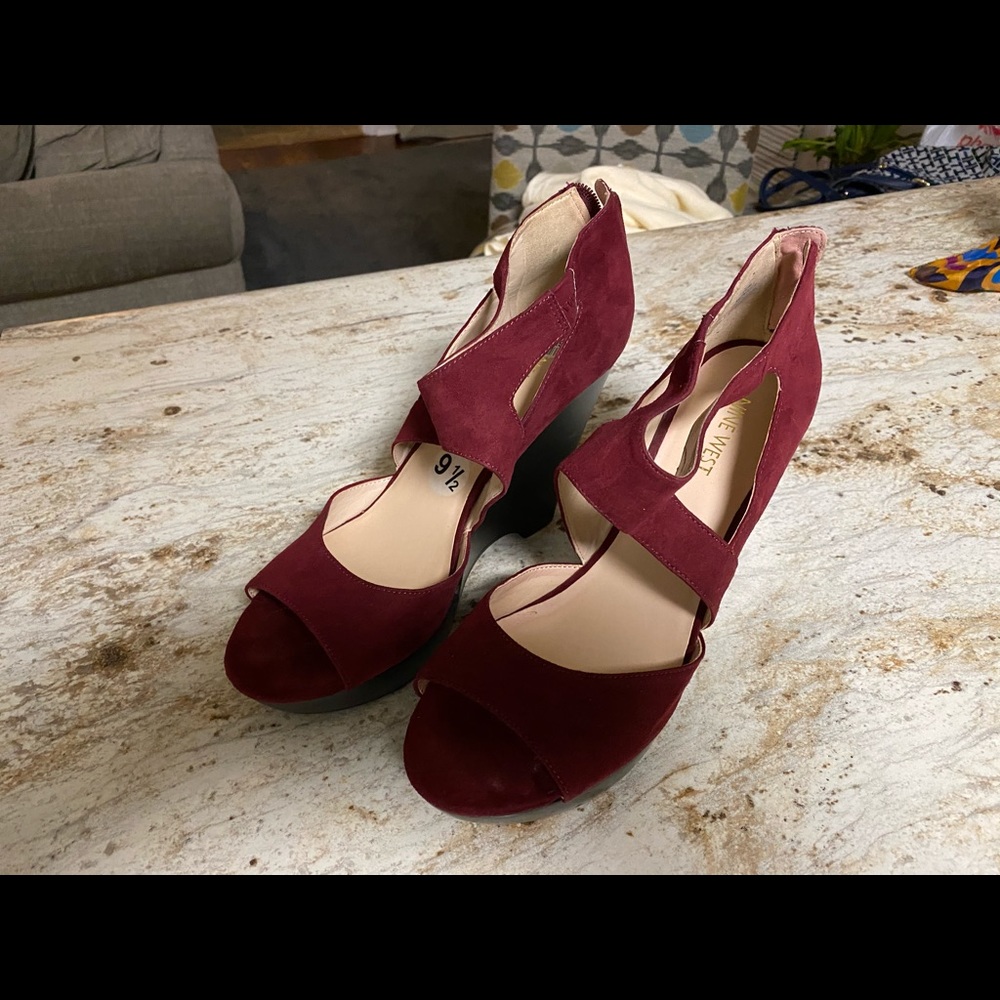 Heels - Picture 3 of 3
